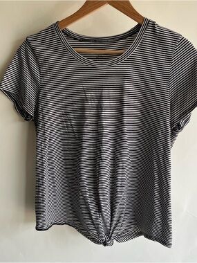 Madewell Striped Tee Tshirt Sz Med Women’s Black White Knotted EUC